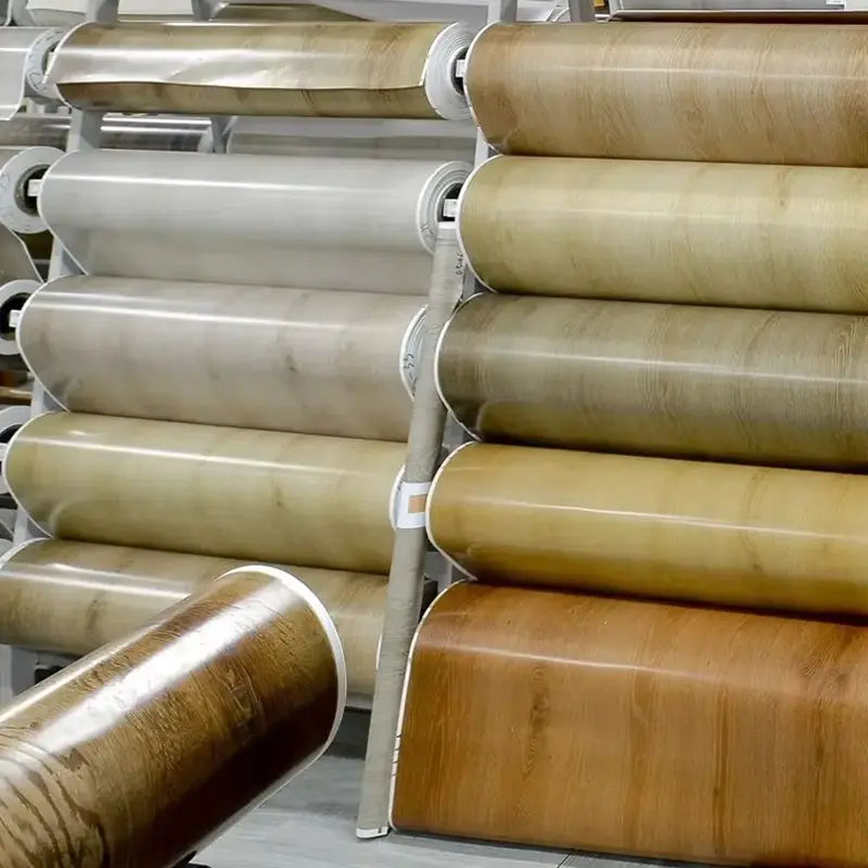 PVC -koloraj ornamaj filmoj por laminado sur WPC -etaĝoj